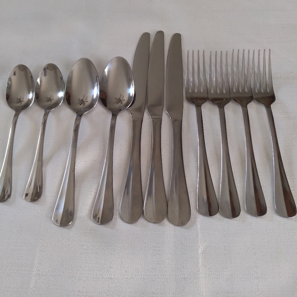 International Simplicity stainless steel flatware 11 pieces